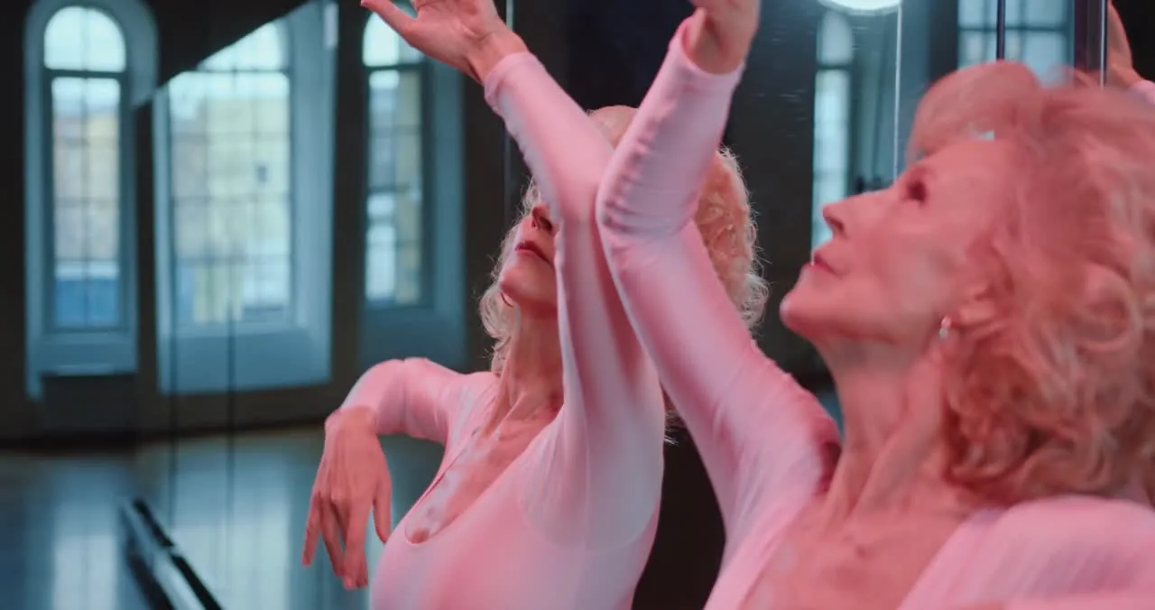 Mulheres em uma aula de movimento do Club Petrazza